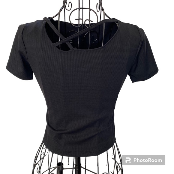 HALARA NWT Short Sleeve Crisscross Cut Out Cropped Yoga Sports Top Black Size M - Picture 3 of 10